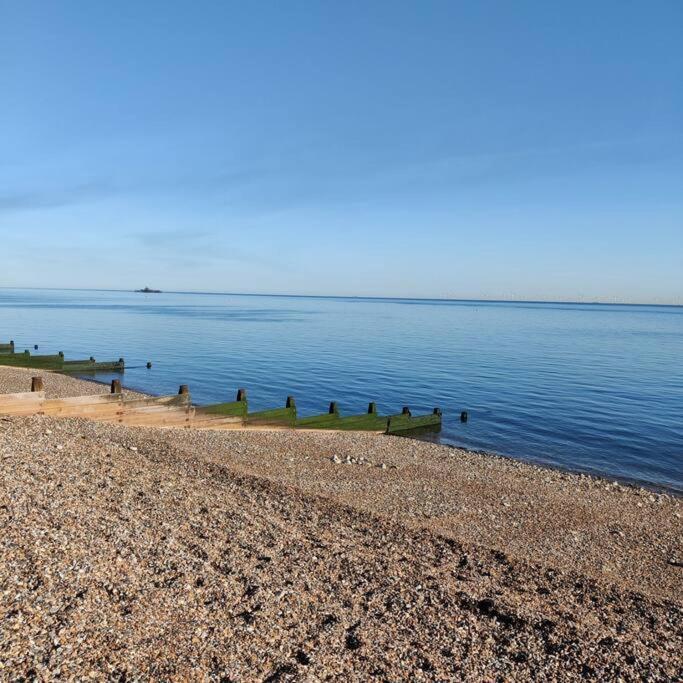 خليج هيرن Escape To The Coast In A Luxurious Private Apartment المظهر الخارجي الصورة